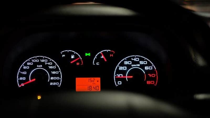 Nowoczesne Systemy Bezpieczeństwa w Auta – Jak Chronią Nas na Drodze?