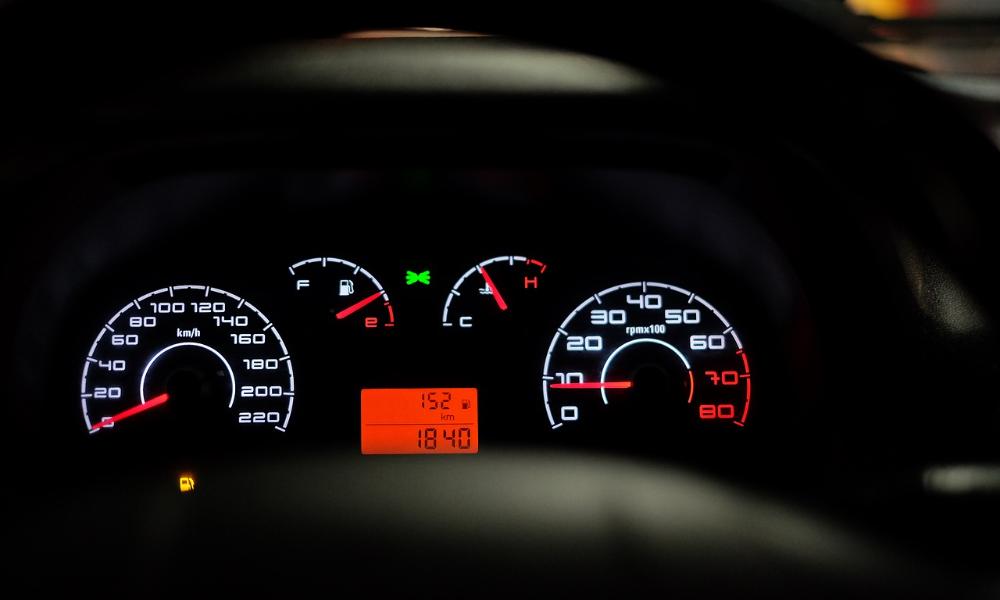 Nowoczesne Systemy Bezpieczeństwa w Auta – Jak Chronią Nas na Drodze?