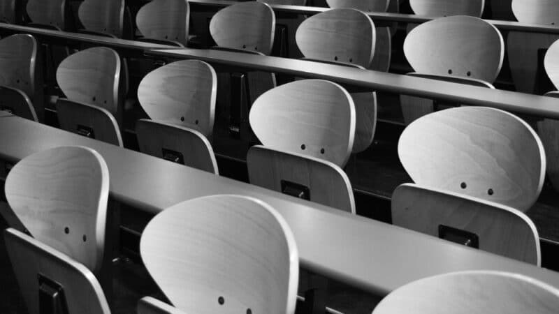 Jak zdobyć stypendium na studia w Polsce?